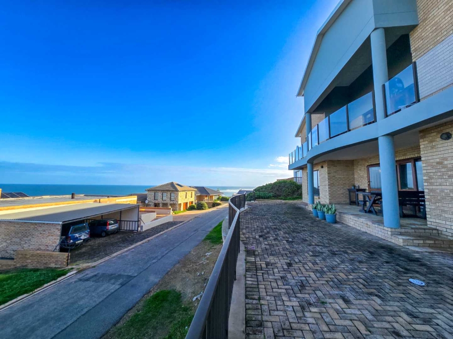 4 Bedroom Property for Sale in Jongensfontein Western Cape
